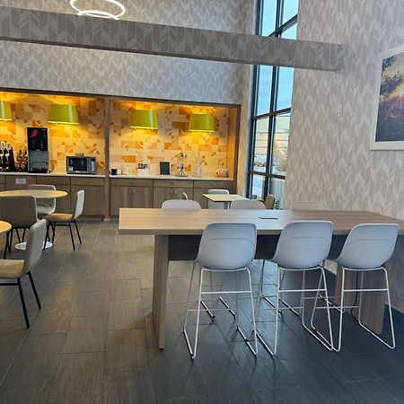 Days Inn & Suites By Wyndham Wausau Buitenkant foto