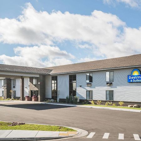 Days Inn & Suites By Wyndham Wausau Buitenkant foto