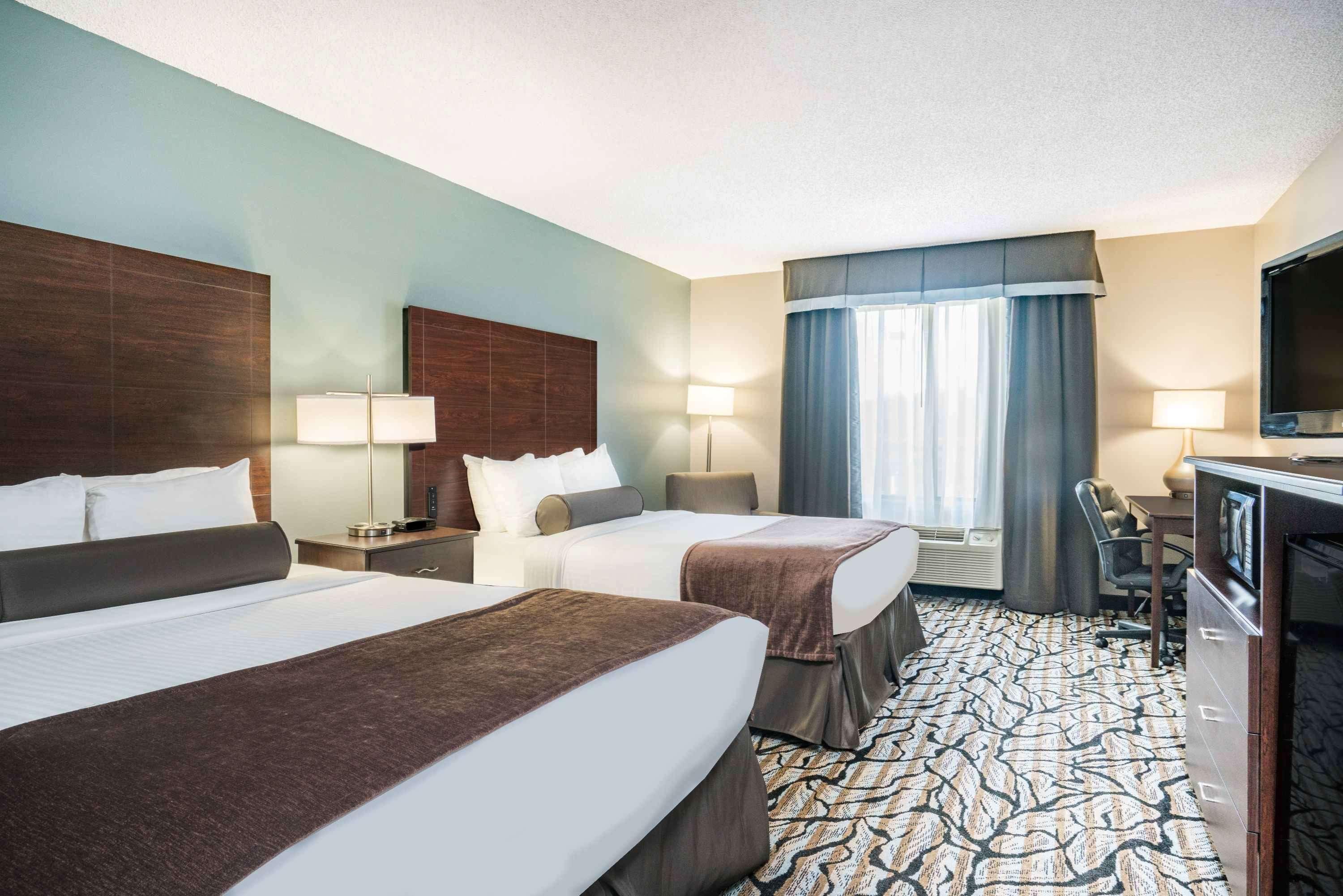 Days Inn & Suites By Wyndham Wausau Buitenkant foto