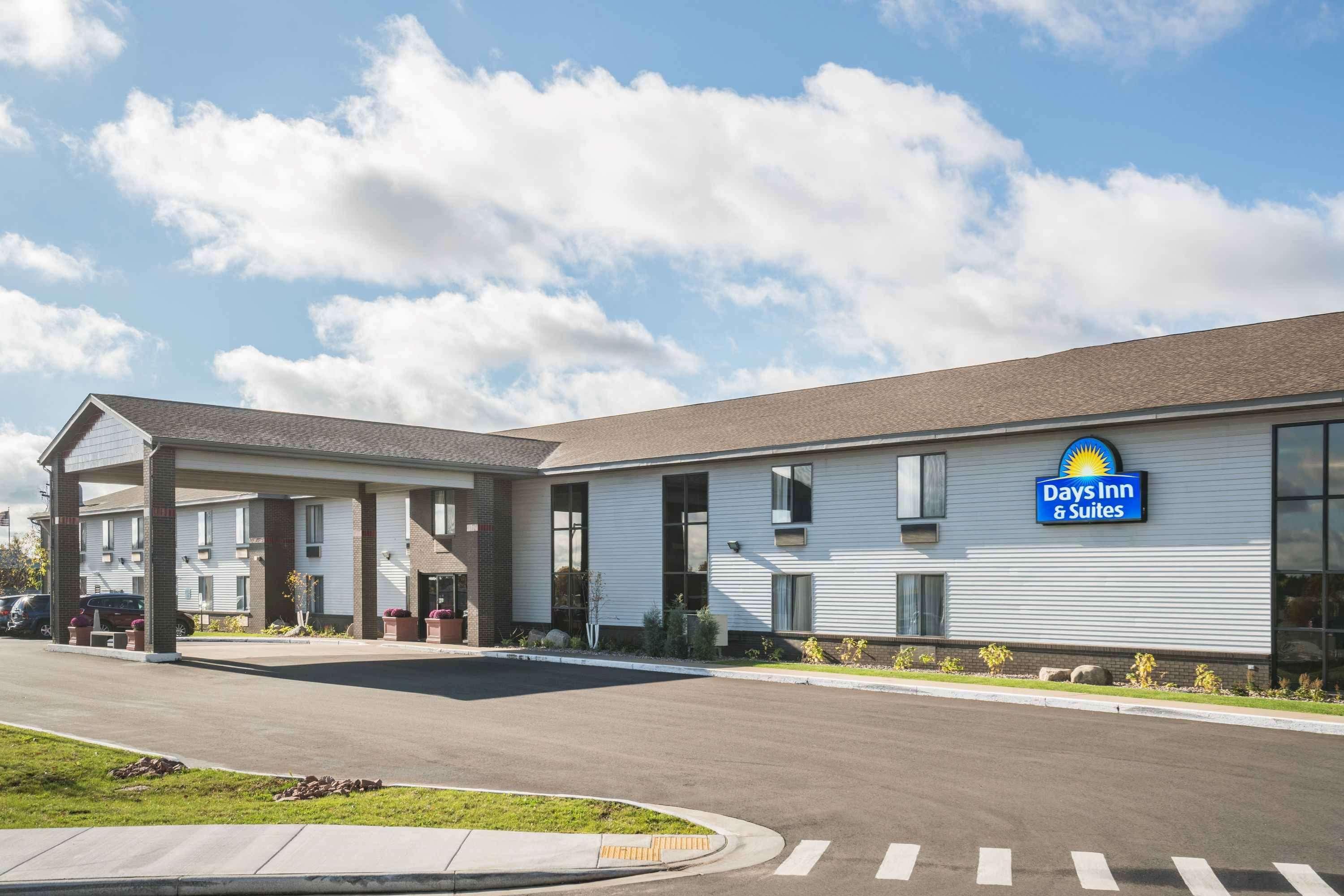 Days Inn & Suites By Wyndham Wausau Buitenkant foto