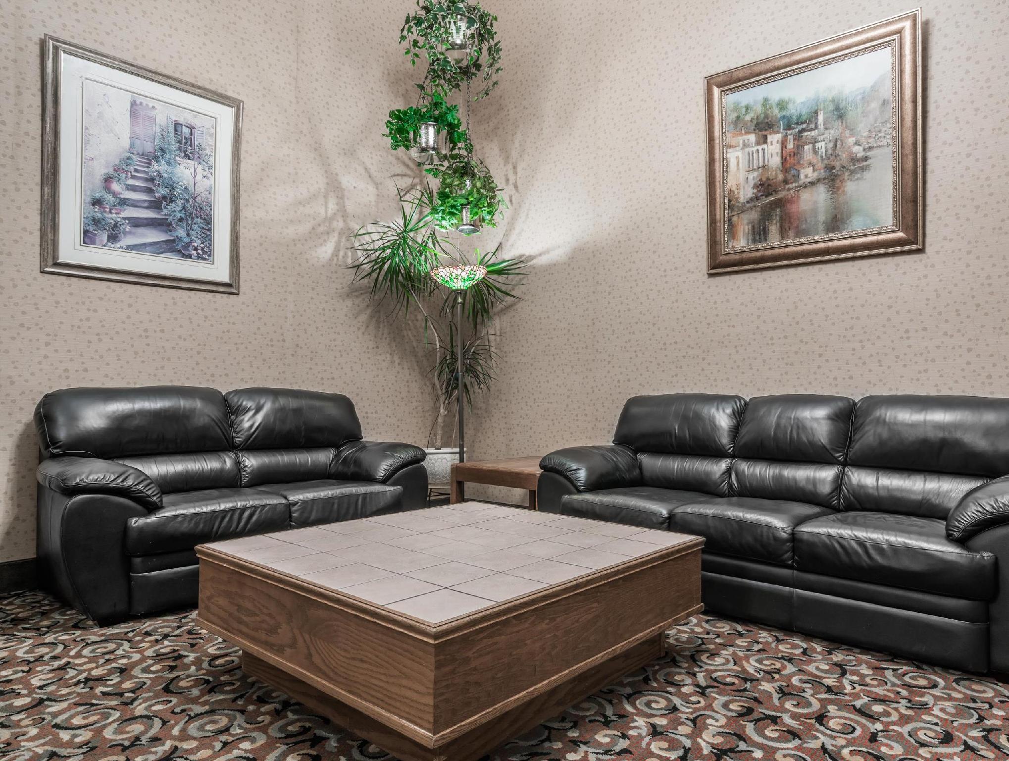 Days Inn & Suites By Wyndham Wausau Buitenkant foto