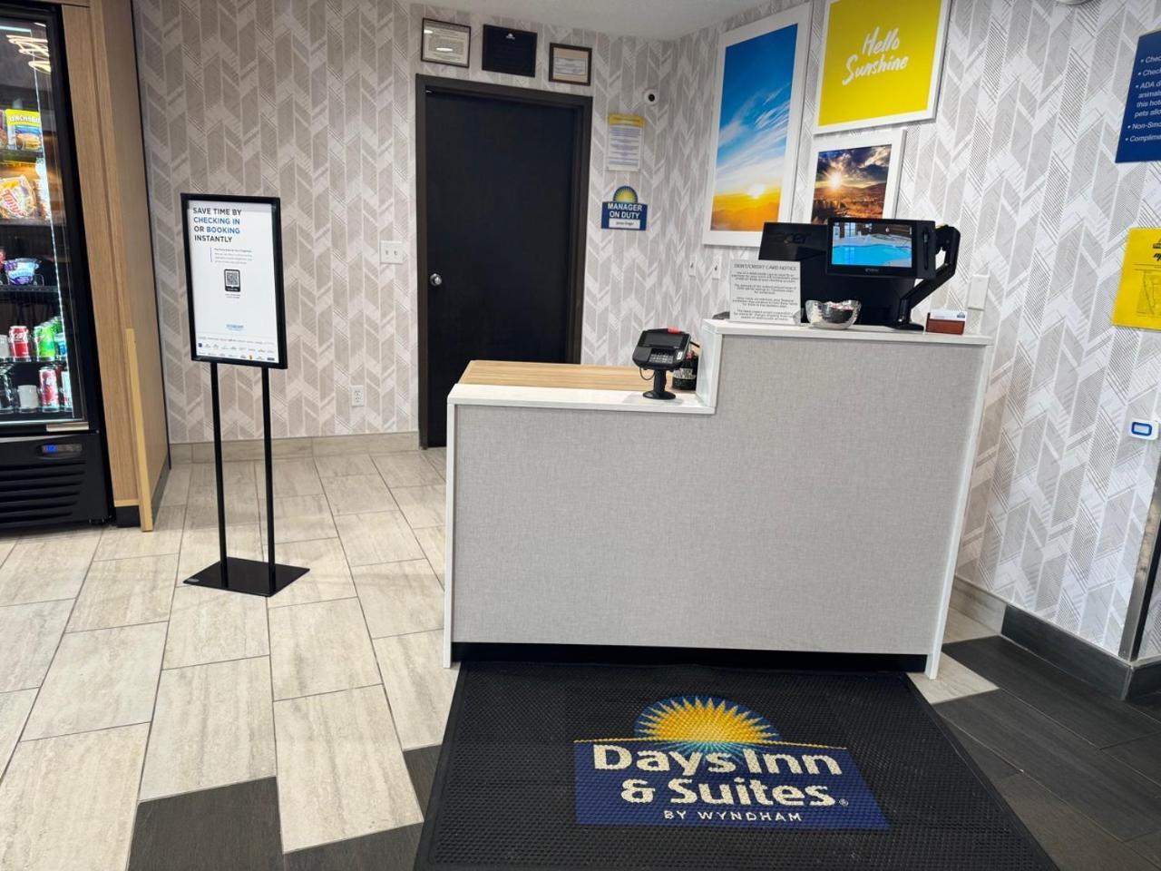 Days Inn & Suites By Wyndham Wausau Buitenkant foto