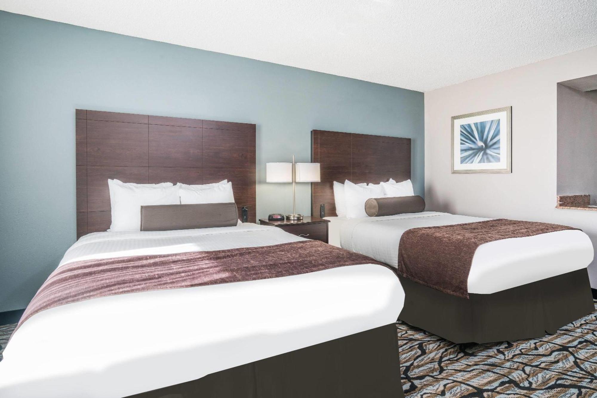 Days Inn & Suites By Wyndham Wausau Buitenkant foto