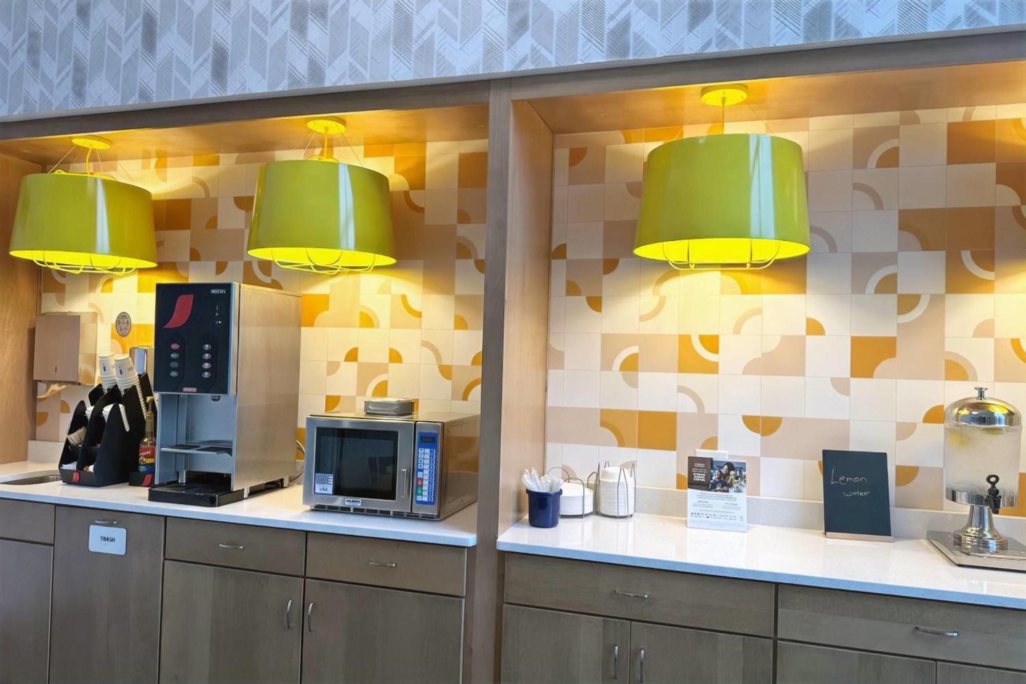 Days Inn & Suites By Wyndham Wausau Buitenkant foto