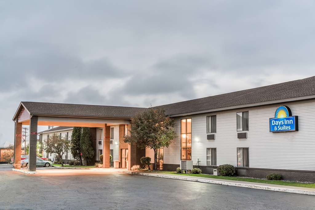 Days Inn & Suites By Wyndham Wausau Buitenkant foto