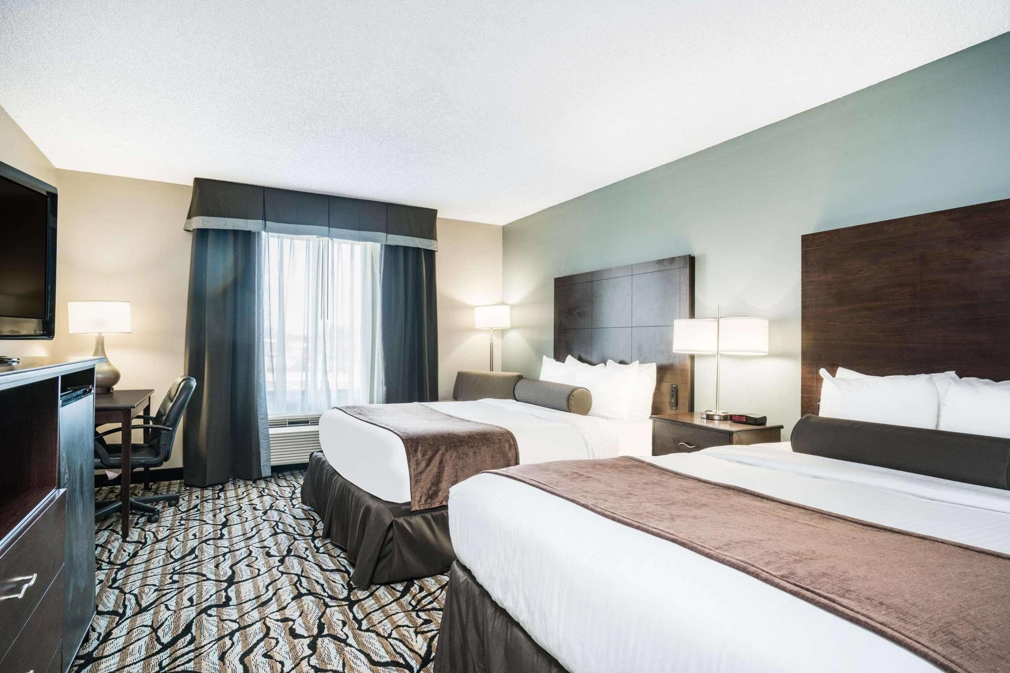Days Inn & Suites By Wyndham Wausau Buitenkant foto